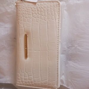 Aldo embossed walle/ wrislet